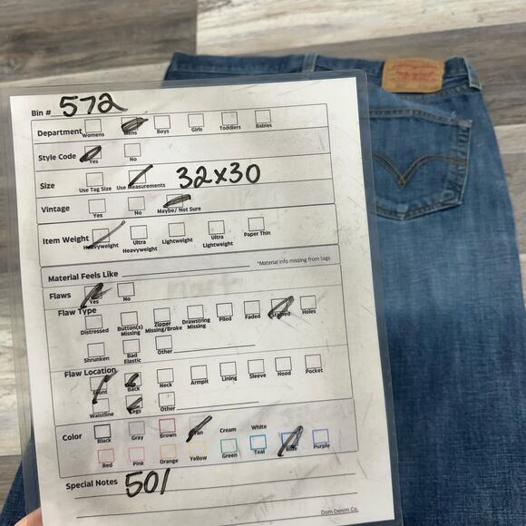 Levi's 501 Red Tab Faded Blue Mens 32x30 Straight Leg Button Fly Mid Wash Jeans - Picture 8 of 14